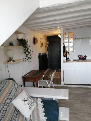 Appartamento Cute Studio Versailles Chateau Esterno foto